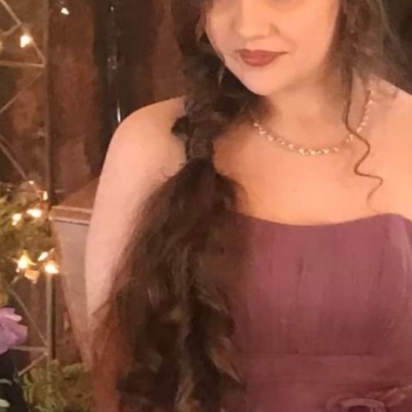 Meet your Posher, Alexus - Picture 1 of 1